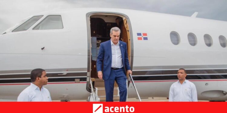 Comitivas, viáticos y resultados: las preguntas sin respuesta sobre los viajes de Abinader