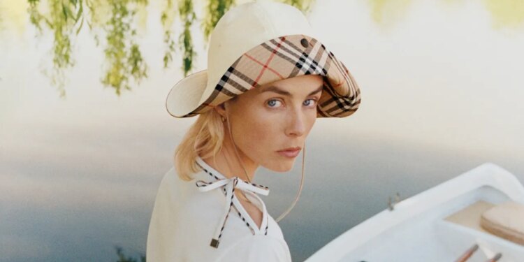4 Stylish Summer Looks for Exploring Beyond the Beach