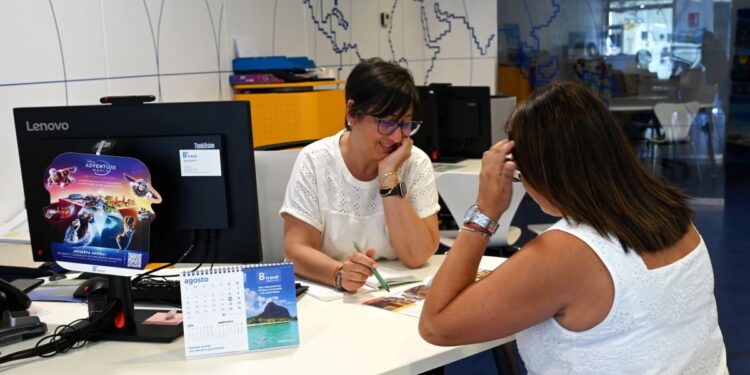 Desde Canarias hasta el extranjero: los vecinos de Ferrolterra se van de viaje