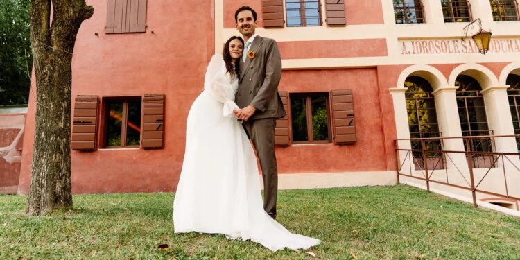 Desde el vestido de novia hasta los guiños a Naruto, esta boda italiana fue hecha a la medida
