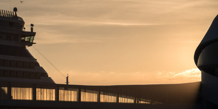 Galería de Terminal de Cruceros de Leixões / Luís Pedro Silva Arquitecto