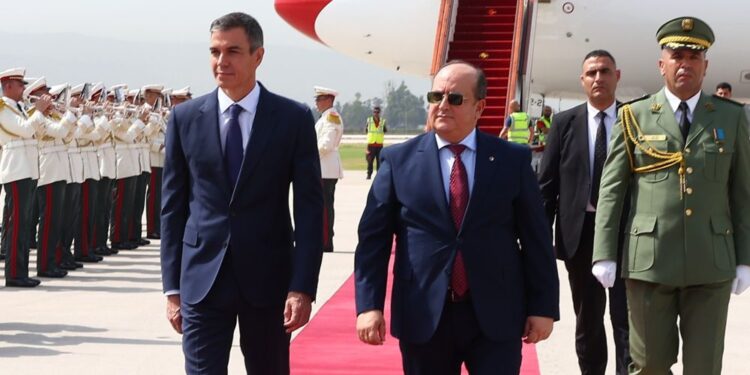 El Gobierno eleva a 605 millones el megacontrato de sus viajes