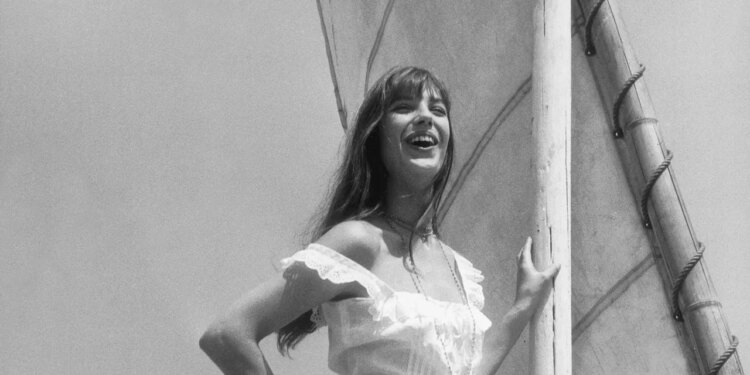 ’70s Jeans and Boho Blouses Were Always Meant to Be