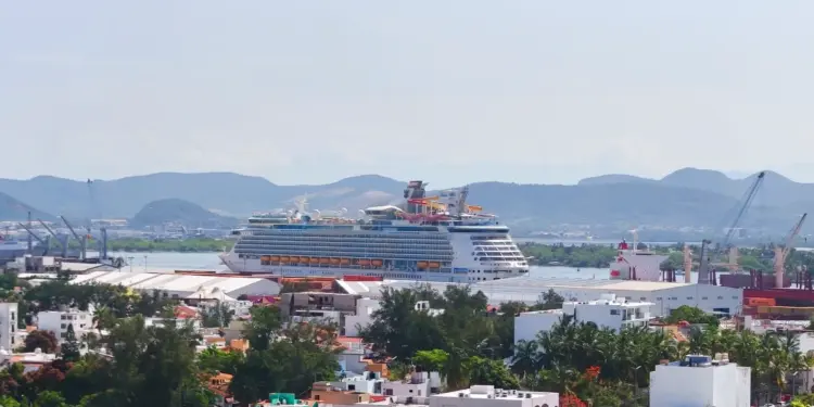 Crucero Navigator Of The Seas en Mazatlán