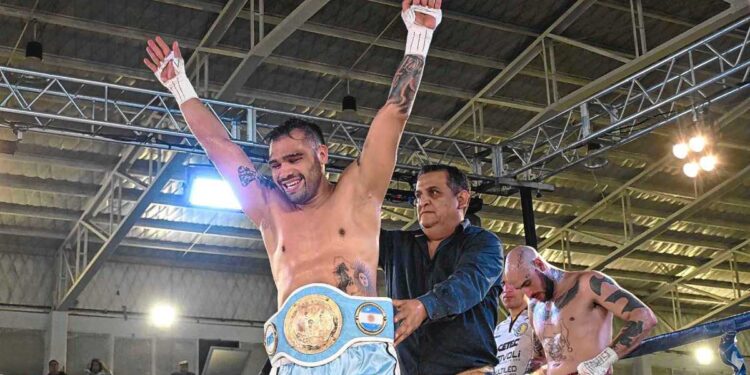 El Potro Luis dio un alto impacto y se consagró campeón argentino crucero en Roca