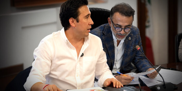 Regidor cuestiona a Fernando Flores por viajes sin resultados claros -