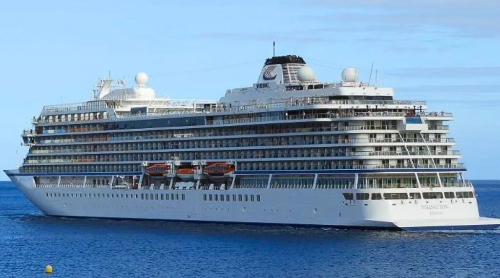 El crucero de turismo “Viking Yi Dun” hace escala en Tarragona en su primer itinerario por el Mediterráneo
