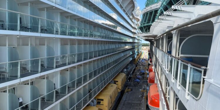 El barco más grande del mundo tiene 365 metros, 20 pisos y es más grande que 3 campos de fútbol