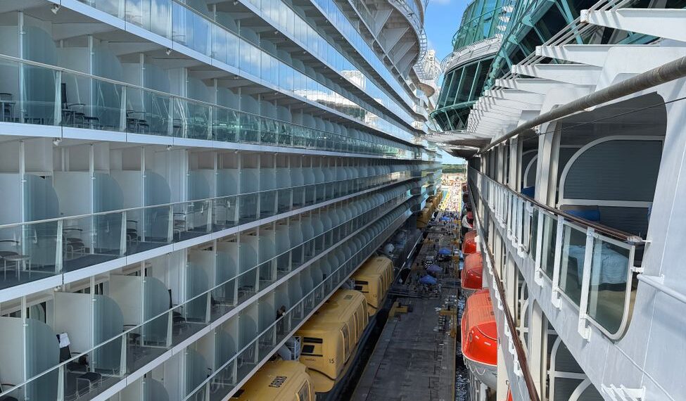 El barco más grande del mundo tiene 365 metros, 20 pisos y es más grande que 3 campos de fútbol