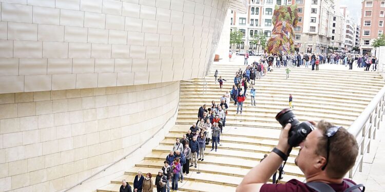 El sector turístico vasco supera los 70.000 empleos por primera vez en verano