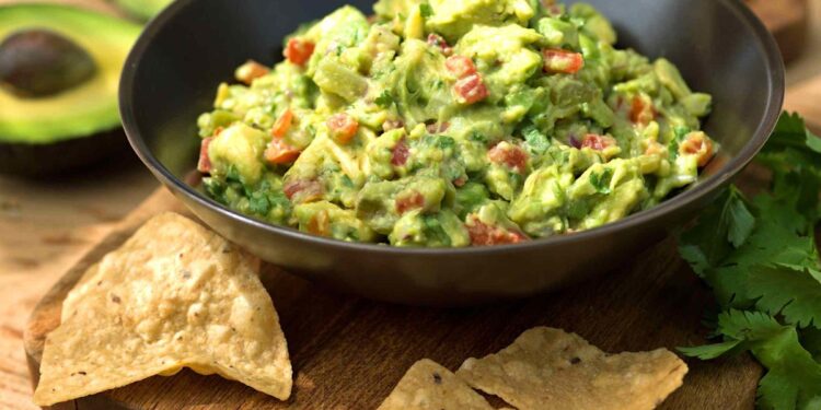 FDA emite alerta máxima de riesgo y retira del mercado guacamole vendido en Whole Foods