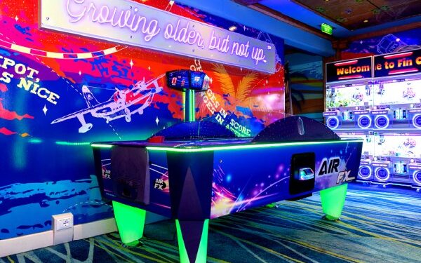 Family Entertainment Group celebra 100° local con alianza a bordo de Margaritaville at Sea