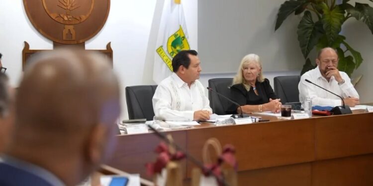 Gobierno de Yucatán fortalece alianza con navieras para impulsar Progreso, generar empleos y aumentar derrama económica