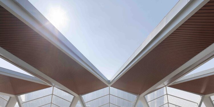 Galería de Terminal de cruceros de Qingdao / CCDI - MOZHAO Studio + CCDI JING Studio