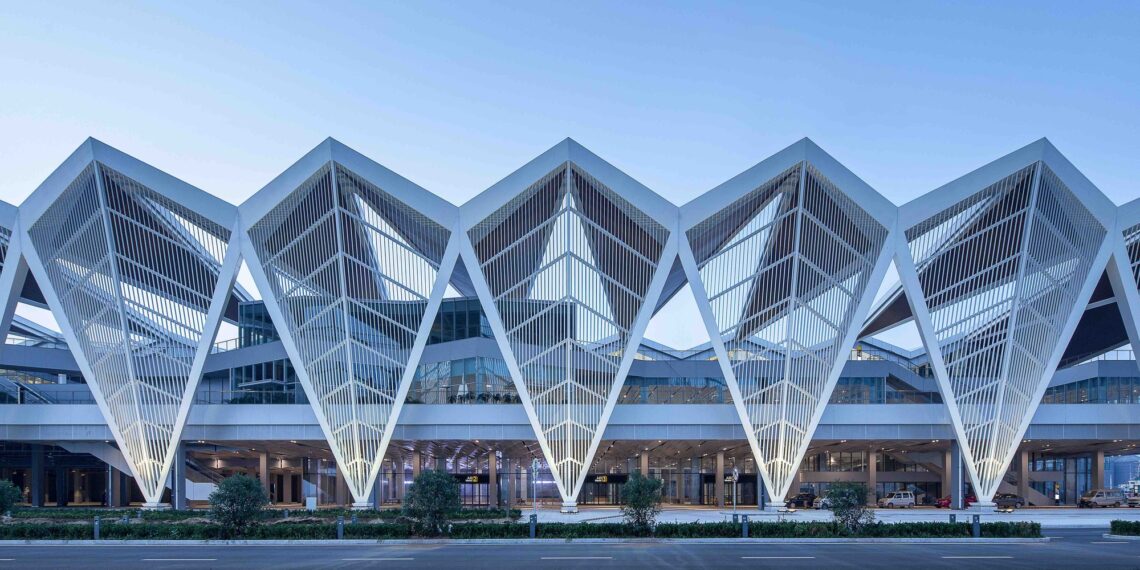 Galería de Terminal de cruceros de Qingdao / CCDI - MOZHAO Studio + CCDI JING Studio