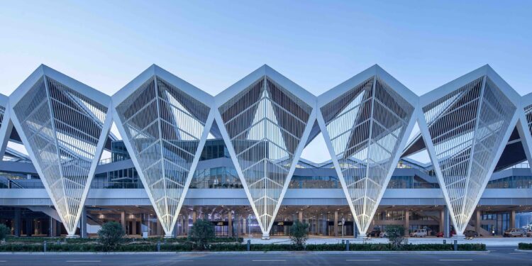 Galería de Terminal de cruceros de Qingdao / CCDI - MOZHAO Studio + CCDI JING Studio
