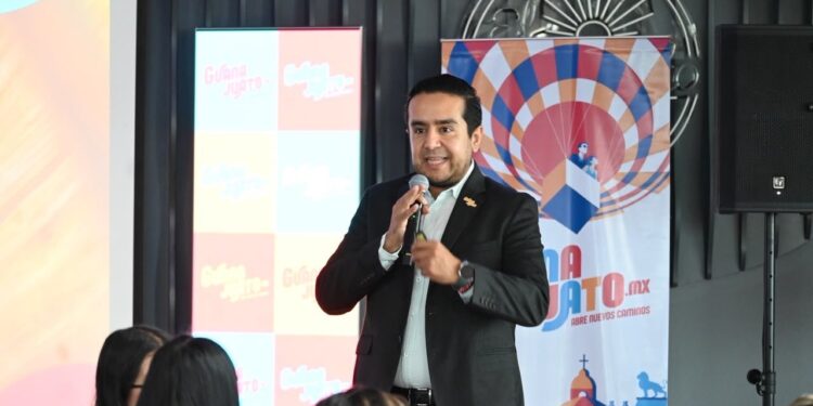 Guanajuato presenta sus destinos en Michoacán