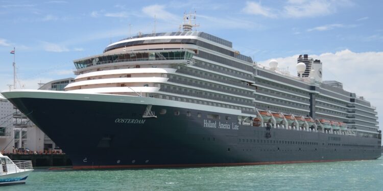 Holland America Line inaugura temporada 2028 en Alaska con viajes excepcionales