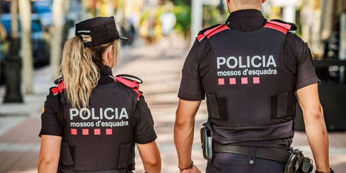 Investigan a una agencia de viajes de L'Escala por estafar a 200 familias y dejarlas sin dinero ni vacaciones