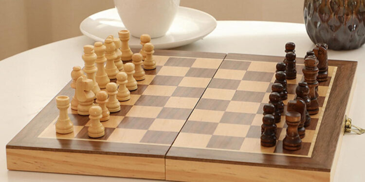 Juego De Ajedrez 3 En 1 De Madera Plegable – Ajedrez, Damas Y Backgammon, Tablero De 29x29 Cm, Ideal Para Viajes
