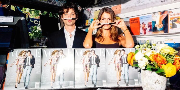 Kaia Gerber and Homer Gere Stopped by Casa Magazines to Sign Vogue September Issues