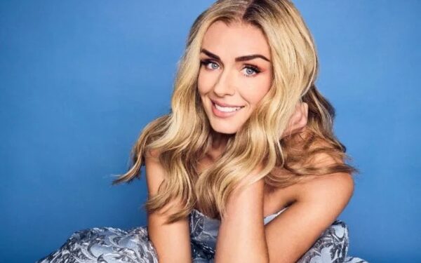 Katherine Jenkins se une a viaje de Saga que visitará fiordos y tres puertos chilenos