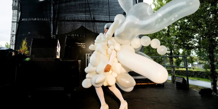 The Story Behind Björk’s Robert Wun Balloon Look—and Her Solar Eclipse Rave in Iceland
