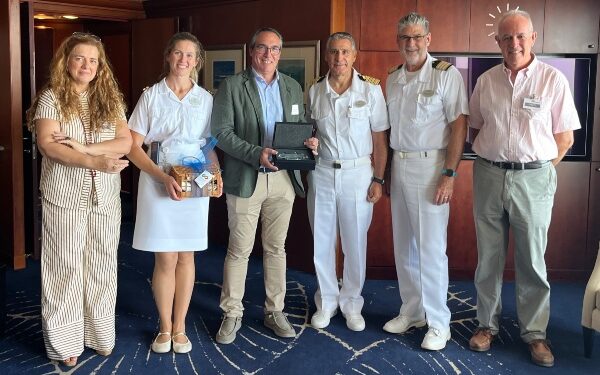 Arribo del Crystal Serenity refuerza plan de PortCastelló de apuntar a cruceros de lujo
