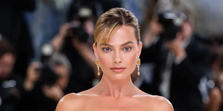 The 13 Best Nail Color Trends for 2026, According to the Pros