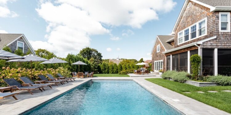 The 16 Best Airbnbs in the Hamptons for a Last-Minute Summer Vacation