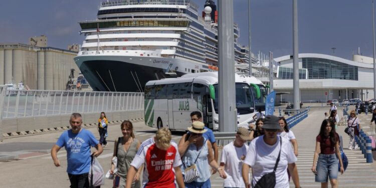 Los cruceros crecen en Barcelona por encima del récord del 2025