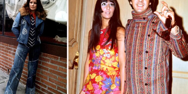 Los pantalones estampados de los 70 vuelven a ser tendencia con botines y zapatos de tacón en verano 2026