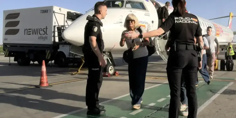 Las agencias de viajes denuncian la circulación de bulos por los controles fronterizos entre España e Italia: «Los viajeros están preocupados»