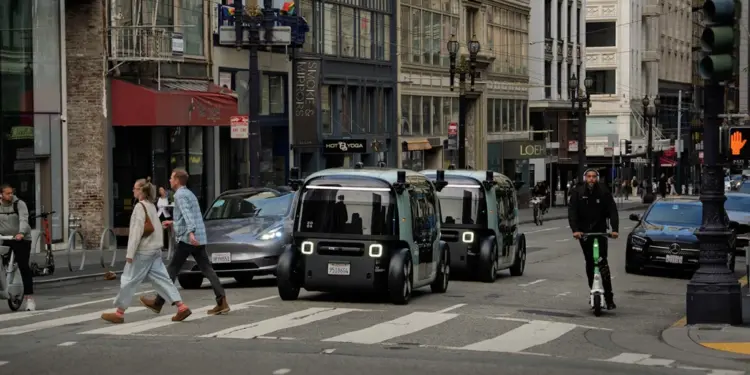 Amazon Zoox puede empezar a cobrar los viajes de sus robotaxis en Estados Unidos