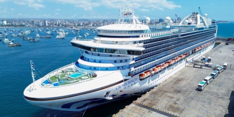 Manta recibe nuevo crucero internacional con más de 2.800 pasajeros