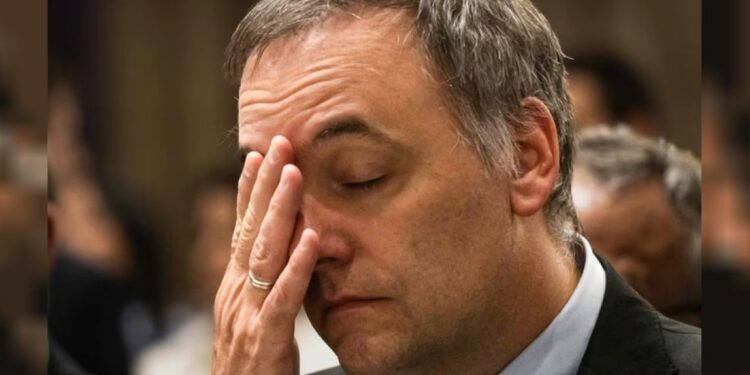 Millones en efectivo y miles de dólares en viajes: los gastos de Adorni que investiga la Justicia