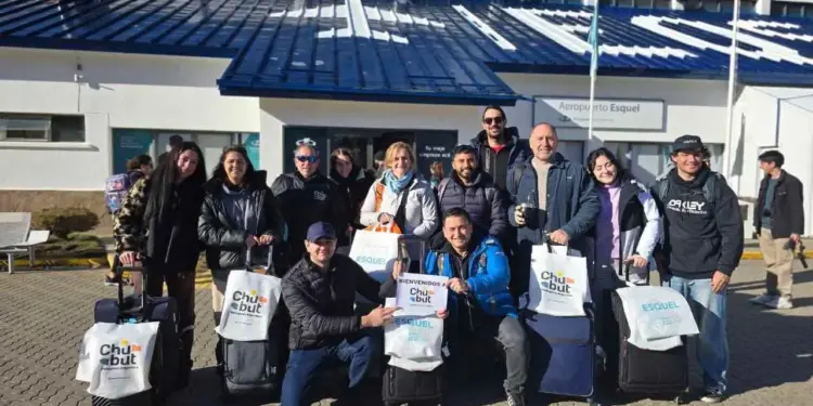 Operadores turísticos de Córdoba llegaron a Esquel en el primer vuelo directo de la temporada