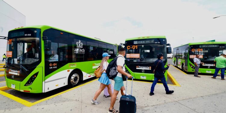 Registra patio del Aeropuerto 87 mil viajes de plataformas