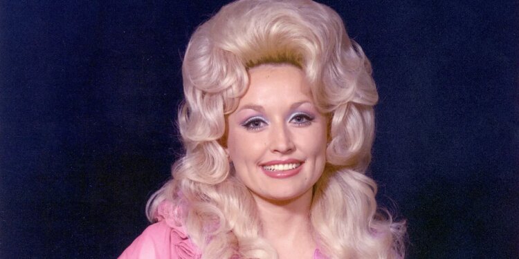 Dolly Parton Shares Her Six Fashion Rules