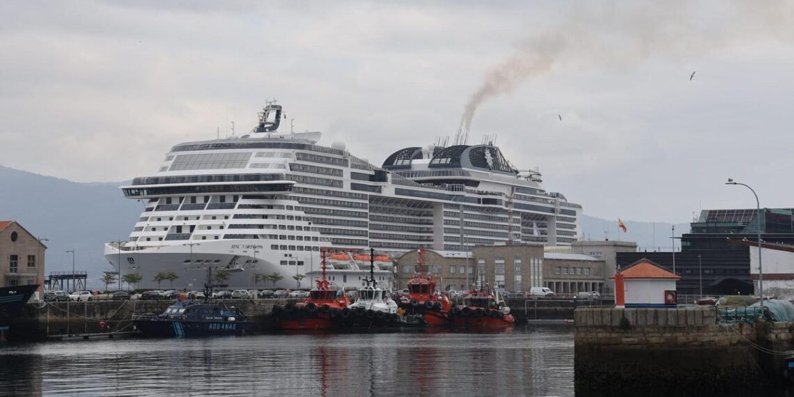 El «MSC Virtuosa», en Vigo.