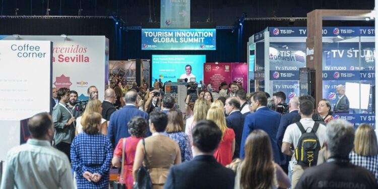 TIS2026 y AVASA renuevan su alianza para impulsar la competitividad de las agencias