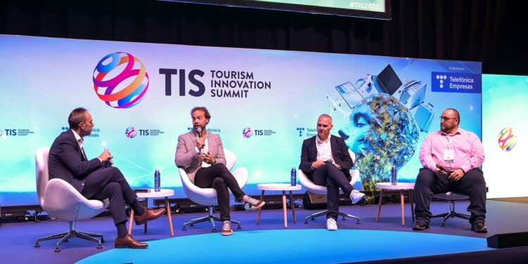 TIS2026 y AVASA renuevan su alianza para fortalecer la competitividad de las agencias de viajes