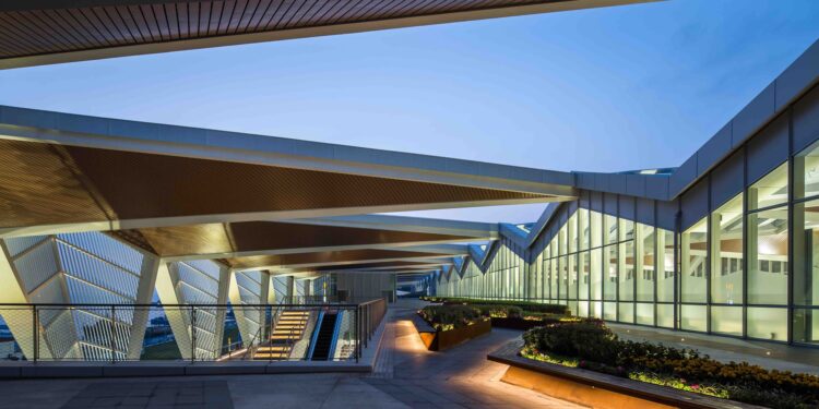 Galería de Terminal de cruceros de Qingdao / CCDI - MOZHAO Studio + CCDI JING Studio