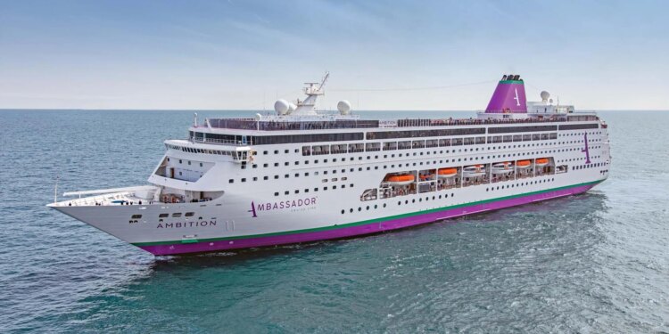 Una jubilada de 78 años vende su vida en tierra y se muda 15 años a un crucero: "Me sale más barato"