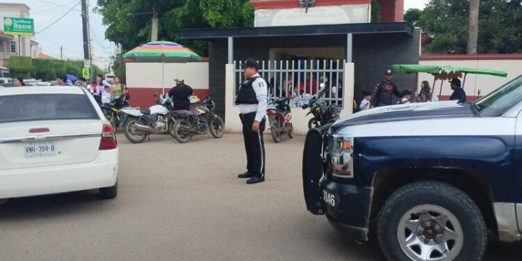 Regreso a clases moviliza agentes de transito en 58 cruceros de Culiacán