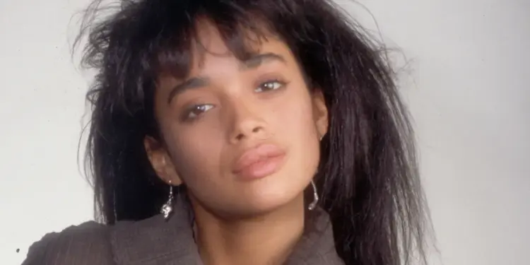 15 Vintage Pictures of the Divine Lisa Bonet