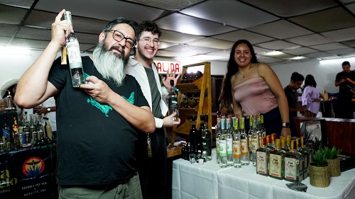 Maestros mezcaleros y pequeños productores de todo México | Zona de Arte | Música | Gastronomía | Programa Académico