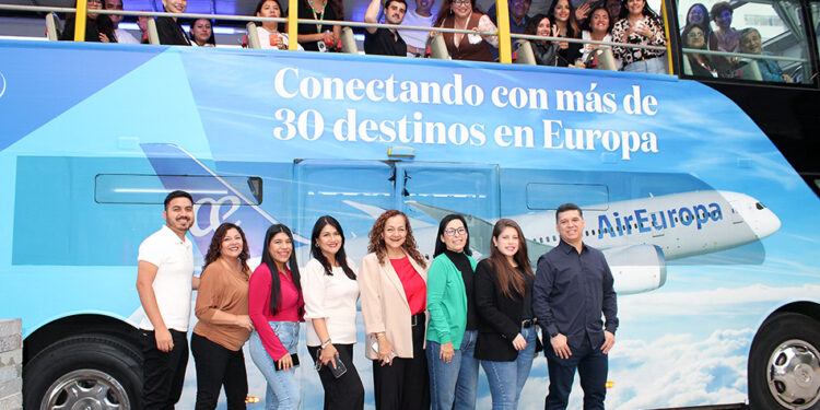 AIR EUROPA CELEBRÓ CON AGENCIAS EL DÍA DEL TURISMO