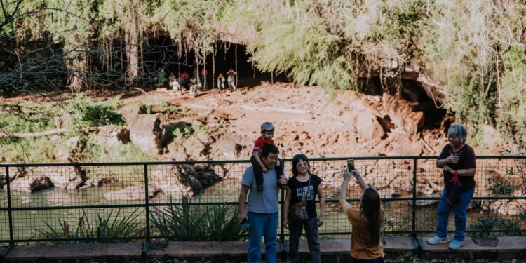 Frente a la crisis nacional del turismo, Misiones reduce impuestos y vuelca $313 millones para sostener la temporada baja