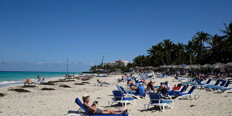 Ante desplome de viajes, Cuba abre puertas a agencias privadas y al ecoturismo